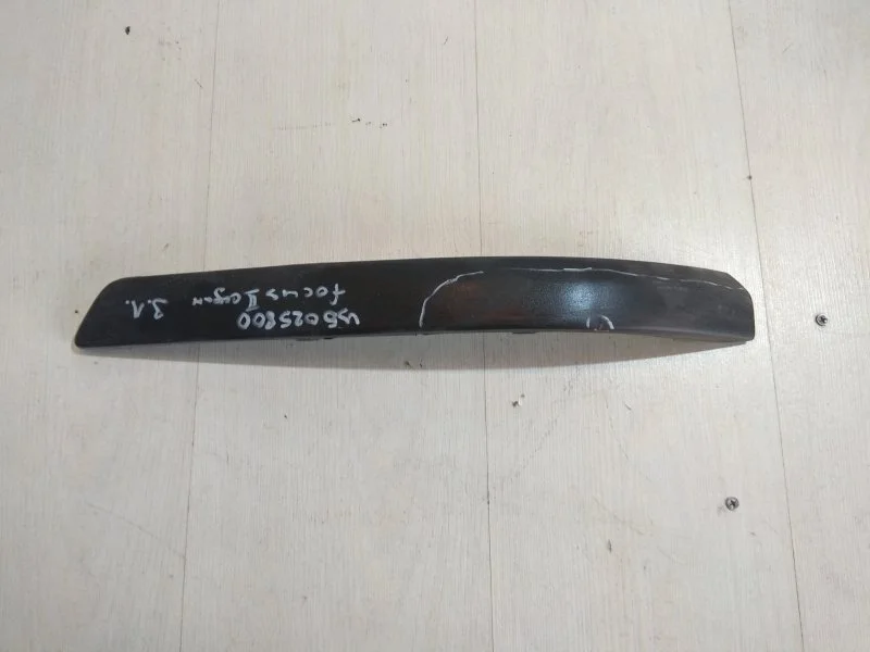 Молдинг бампера Ford Focus 2004 - 2009 5M5117C773AC CB4, задний левый