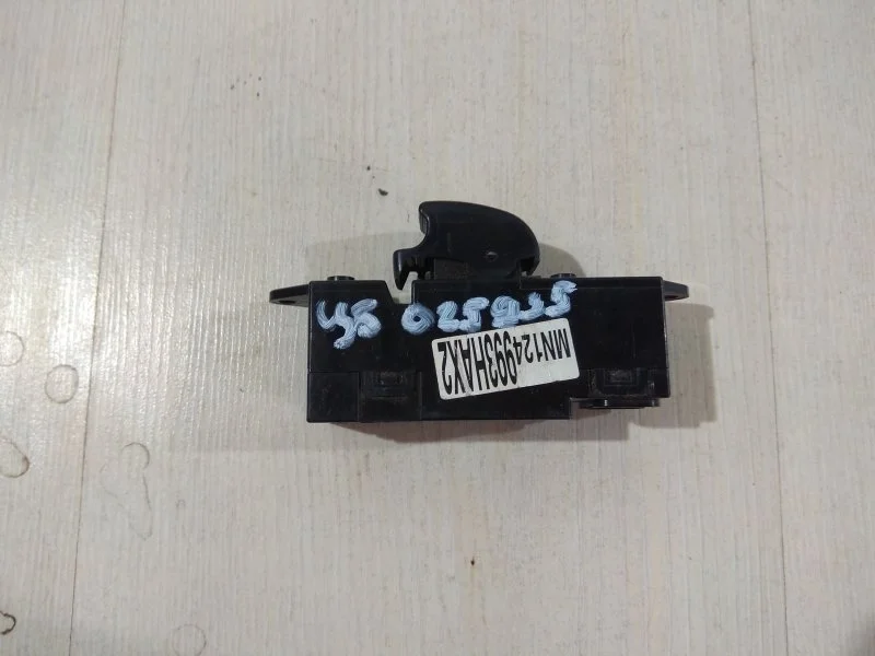 Блок управления стеклоподъемниками Mitsubishi Lancer 2003 - 2009 8608A099 CS, передний левый