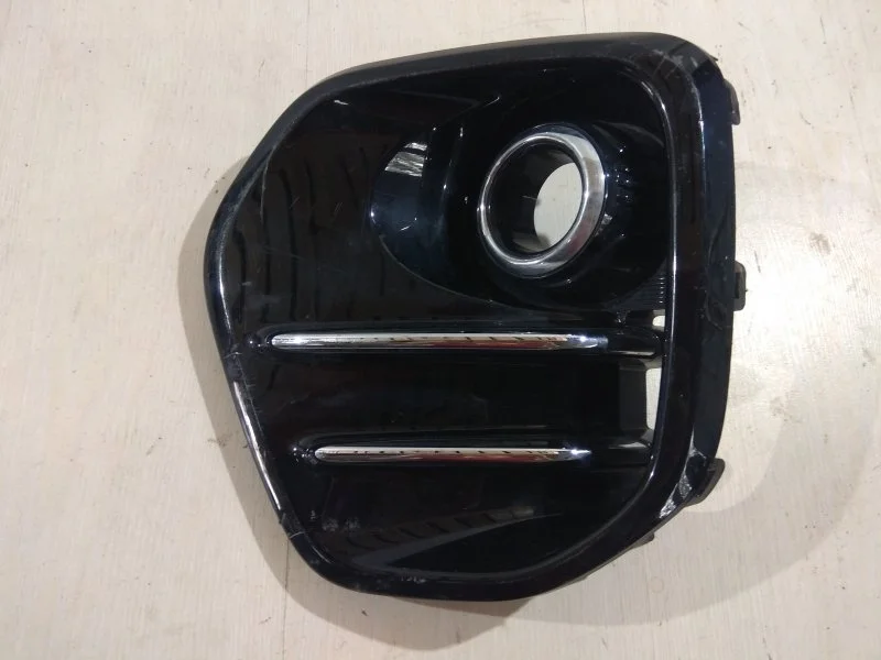 Оправа ПТФ ( накладка, рамка туманки ) Kia Sportage 2016 - 2019 86527F1000 QL, передняя левая