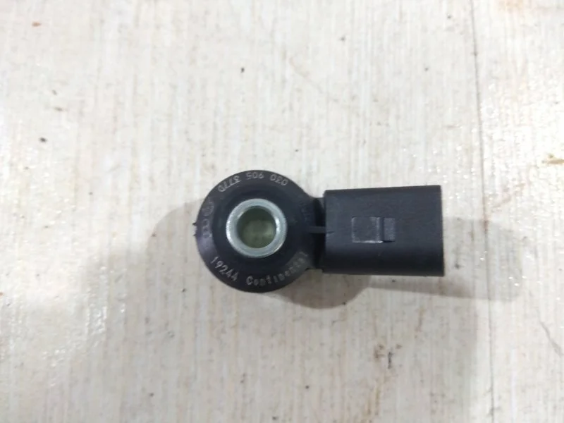 Датчик детонации Volkswagen Crafter 2017 030905377D SYB DAUB