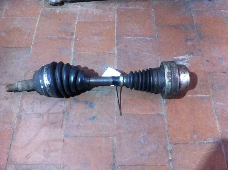 Вал приводной (Полуось) Volkswagen Touareg 2002 - 2010 7L6407271D, передний