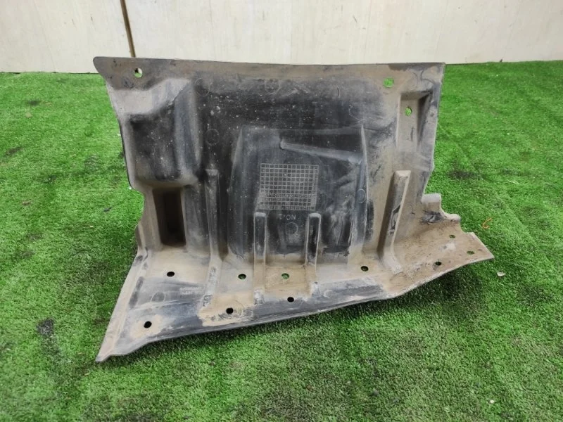 Защита двигателя / пыльник двигателя Citroen C-Crosser 2011 MN154379 2.4 HJ3967, левая