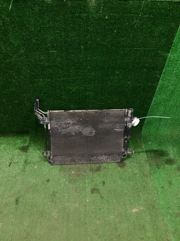 Радиатор кондиционера Volkswagen Tiguan 2005 - 2011 5N0820411E 5N1