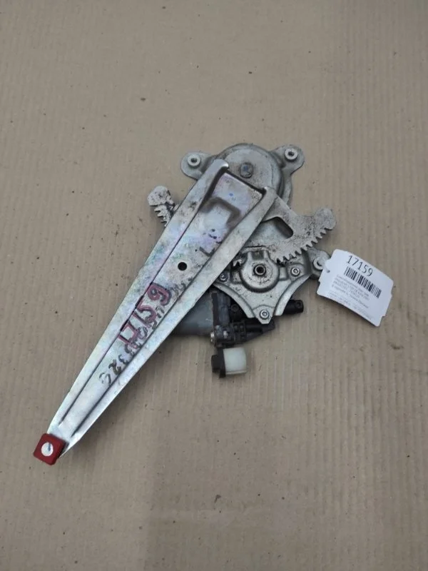 Стеклоподъемник Mitsubishi L200 2007 MN182353 KB 4D56, задний правый