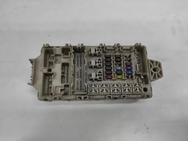 Блок предохранителей Mitsubishi Outlander 2003 - 2008 MR587873 CU