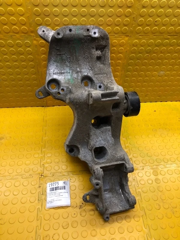 Кронштейн генератора Renault Logan Stepway 2019 688300538R K7MA812 UF98644