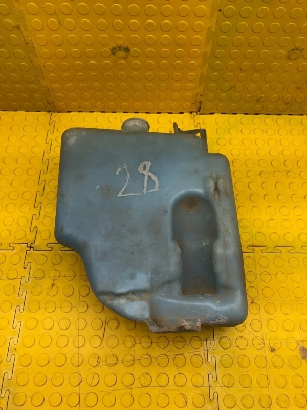 Бачок омывателя Volkswagen Golf 1H0955451A