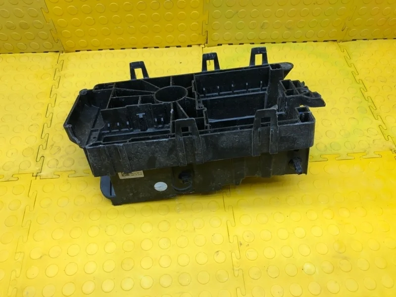 Корпус блока предохранителей Chevrolet Cruze 2011 95963459 F16D3