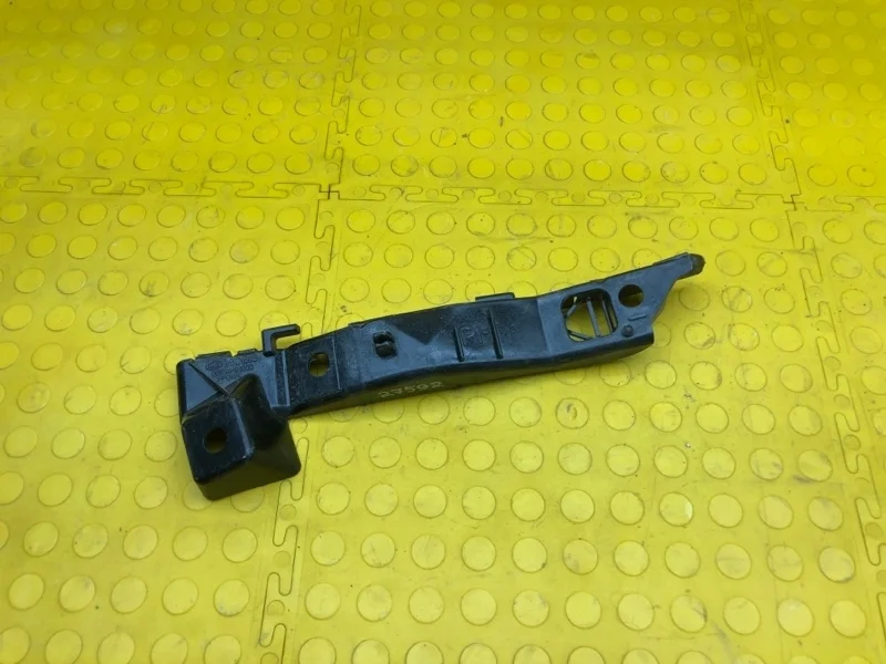 Кронштейн бампера Kia Ceed 865141H000 ED, передний правый