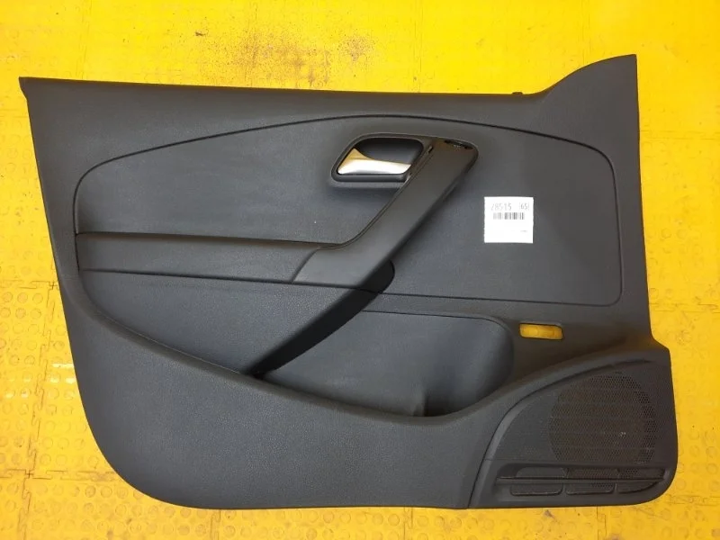 Обшивка двери Volkswagen Polo 2016 6RU867011G CWV 244305, передняя левая