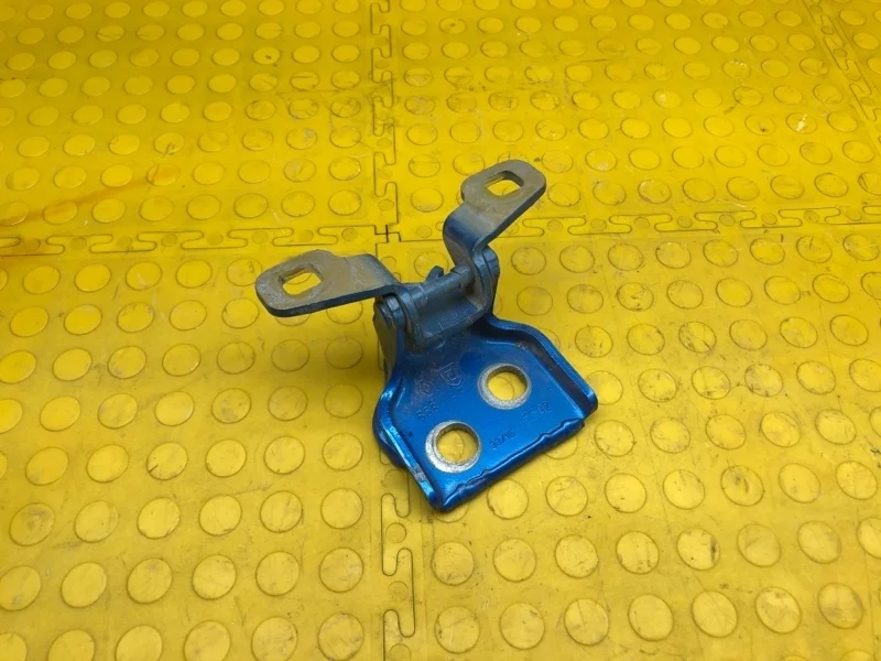 Петля двери Renault Sandero Ii 2016 6001546883 K7M812