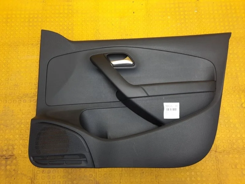 Обшивка двери Volkswagen Polo 2018 6RU867012G CWV, передняя правая