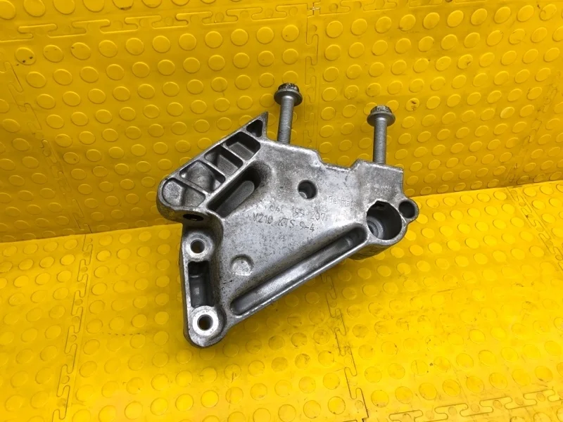 Опора двигателя Skoda Kodiaq 2019 04L199207 DBGC (DBG 034780)