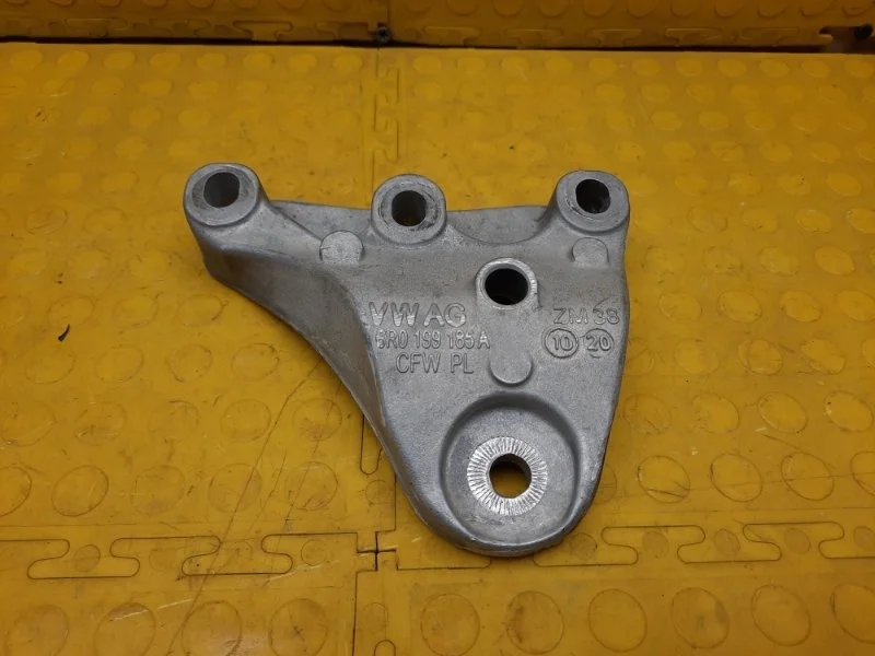 Кронштейн опоры двигателя Volkswagen Polo 2020 6R0199185A CWV 813497