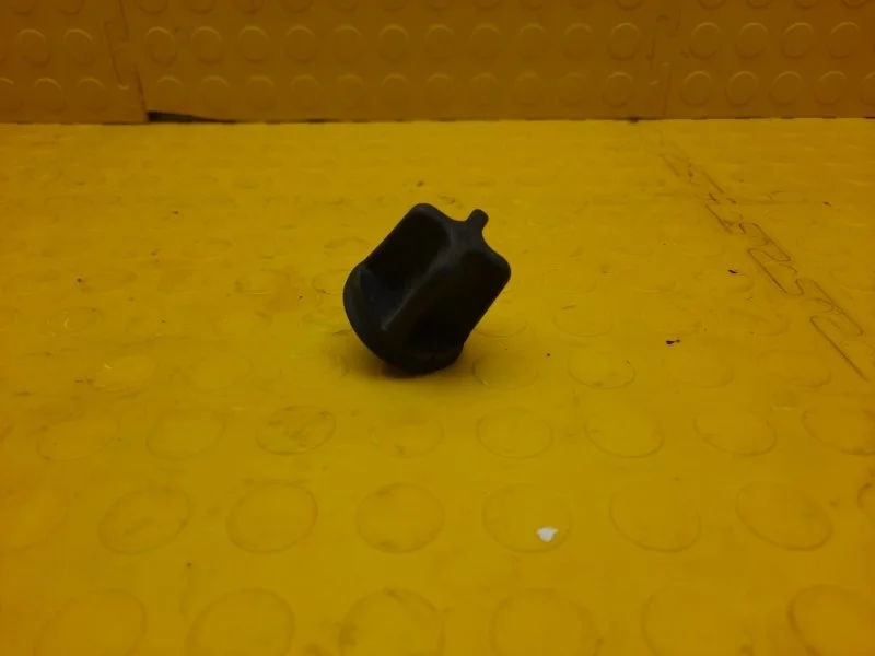 Отбойник капота Opel Zafira Life 2020 873388 DW10FD