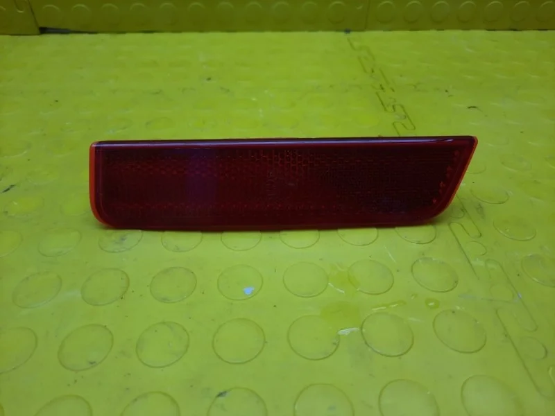 Отражатель заднего бампера Renault Duster 2014 7701208720 F4R, правый