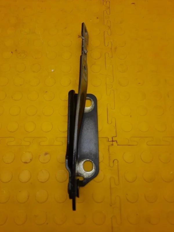 Петля капота Renault Duster 2014 654007102R F4R, правая