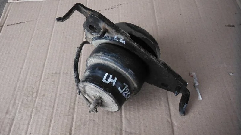 Б.у. опора двигателя TOYOTA LAND CRUISER J200 TOYOTA LAND CRUISER J200