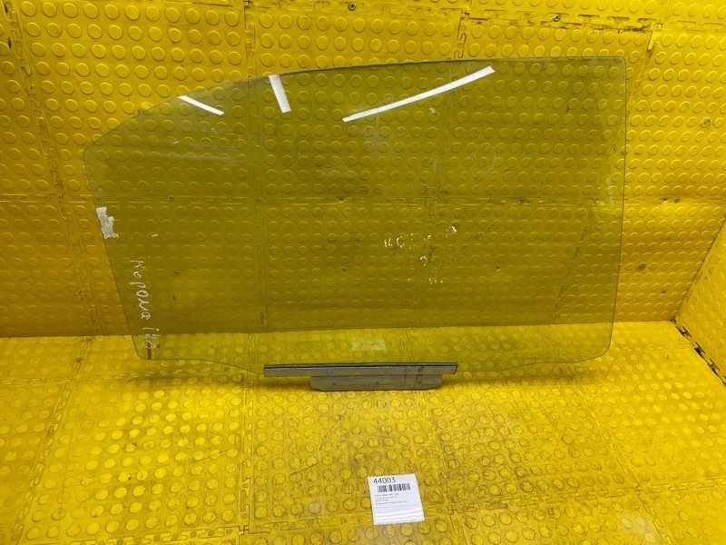 Стекло двери Toyota Corolla 6810313340 CDE120, заднее правое