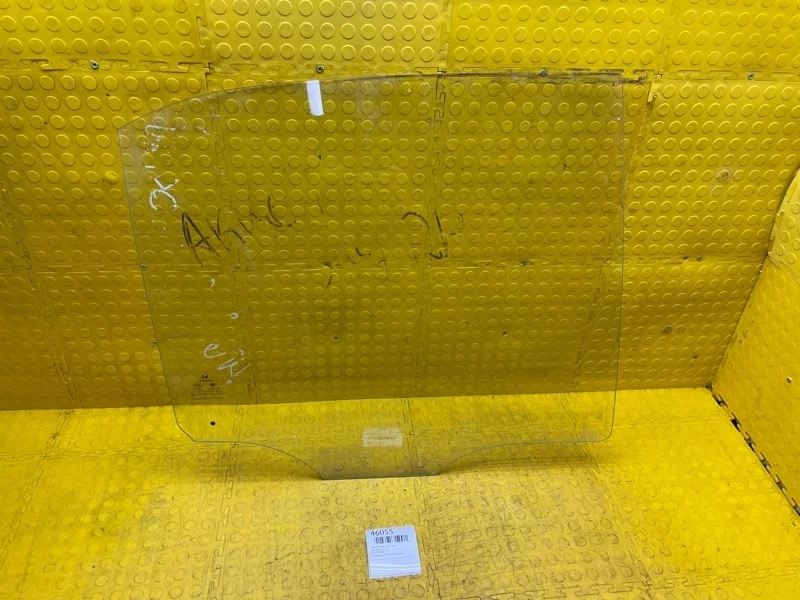 Стекло двери Hyundai Accent 8342025000 2, заднее правое