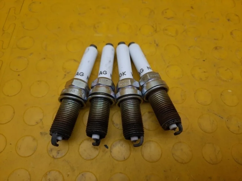 Свеча зажигания Volkswagen Tiguan 2021 06K905601B