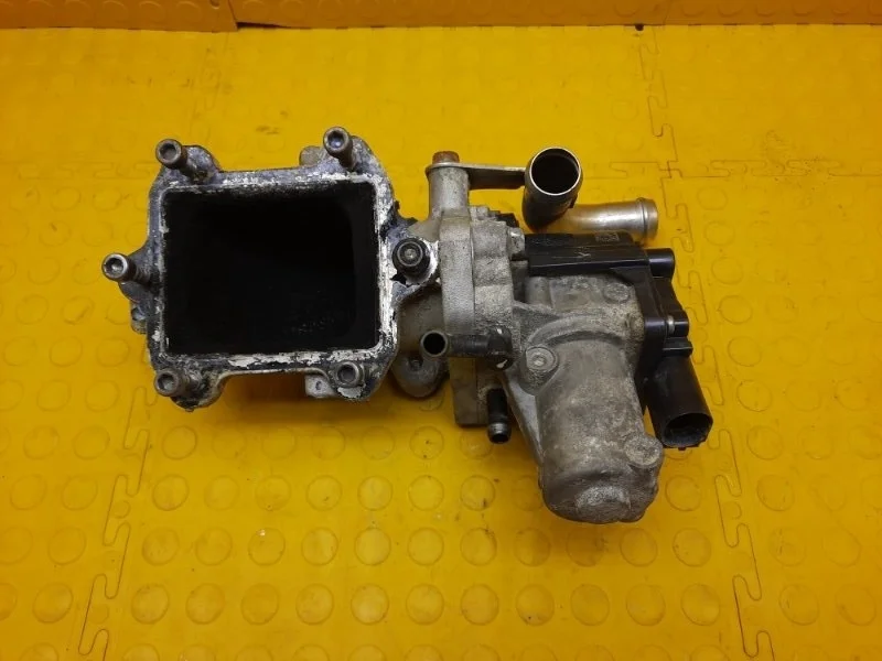Клапан EGR Hyundai H1 2015 284104A700 D4CB F890370