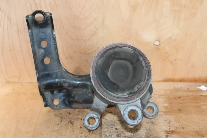 Б.у. опора двигателя NISSAN TEANA J32 NISSAN TEANA J32