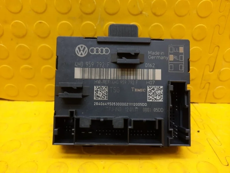 Блок управления дверьми Volkswagen Touareg 2011 4H0959792S NF CKDA 002809, передний правый