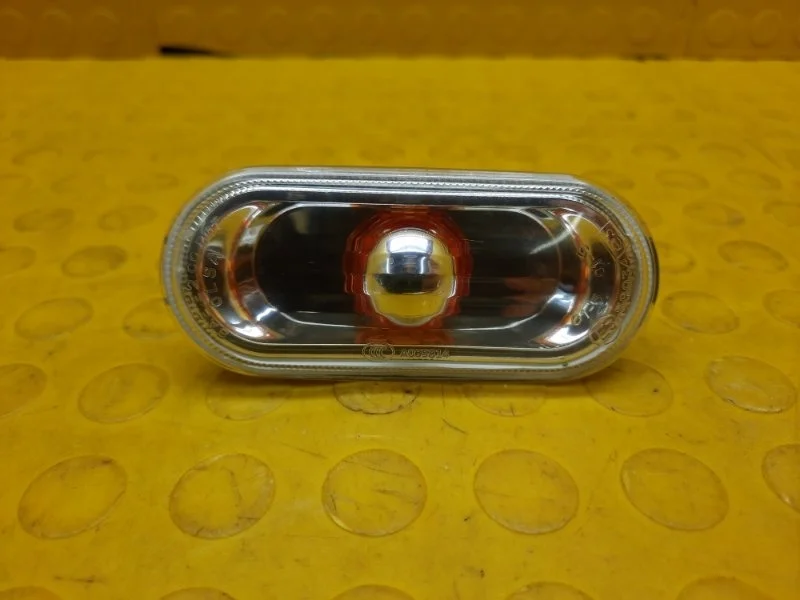 Поворотник в крыле Volkswagen Polo 2019 7E0949117B 6C1 CWV 630478