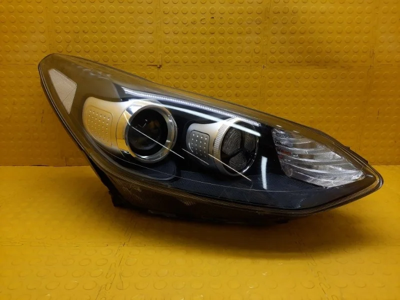 Фара Kia Sportage 2016 92102F1010 QL G4NA, передняя правая