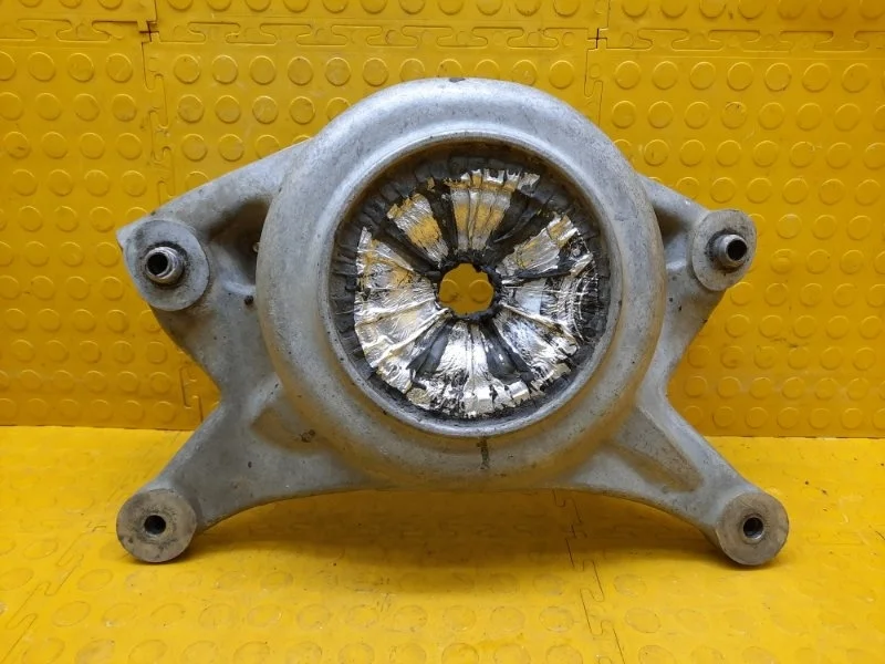 Опора стойки Audi Q5 2014 8K0412391F 8RB CMGB, передняя левая