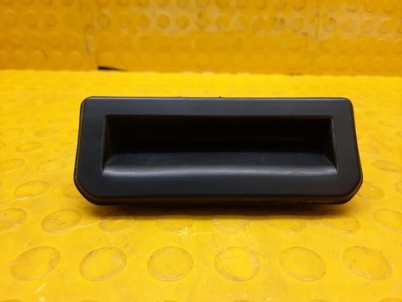 Кнопка открывания багажника Volkswagen Polo 2017 6V0827566 6C1 CWVA