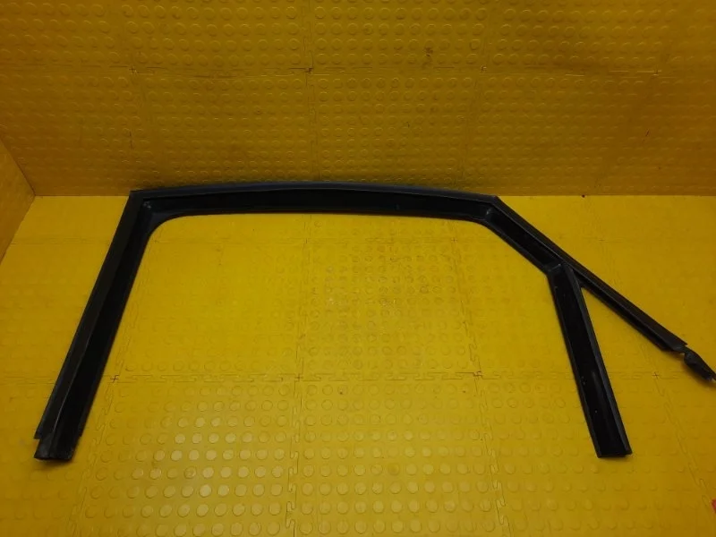 Уплотнитель опускного стекла Volkswagen Polo 2017 6RU839431C5AP 6C1 CWVA, задний левый