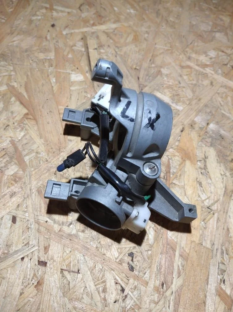 Б.у. замок зажигания MITSUBISHI LANCER CY3A MITSUBISHI LANCER CY3A