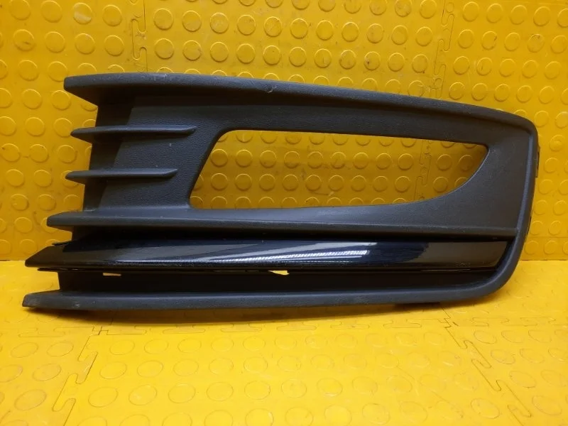 Накладка бампера Volkswagen Polo 2015-2020 6RU853665F 6C1, передняя левая