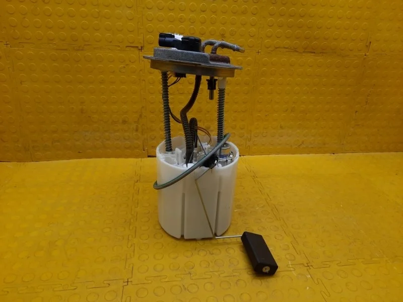 Топливный насос (Бензонасос) Cadillac Escalade 2016 13512934 YS L86 6GR187801