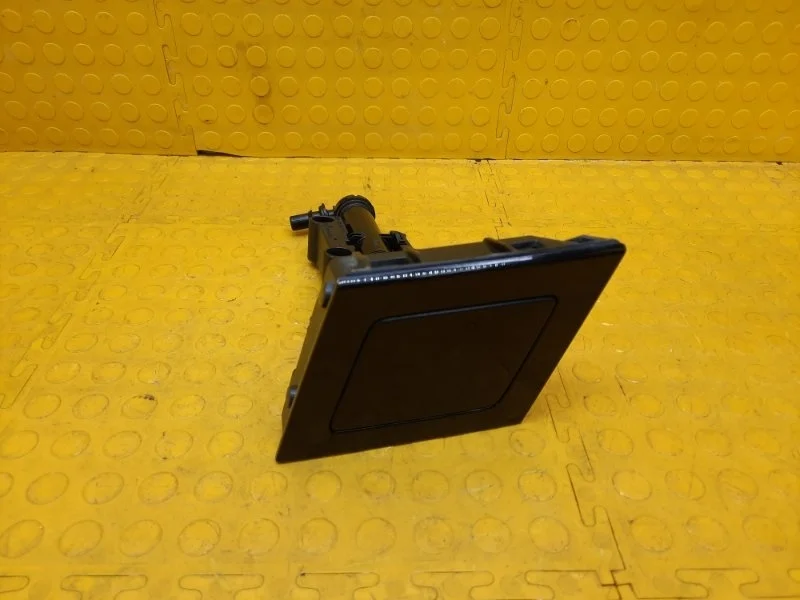 Форсунка омывателя фары Audi Q8 2021 4M8955775 4MN CVMD, левая