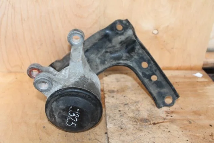 Б.у. опора двигателя NISSAN TEANA J32 NISSAN TEANA J32