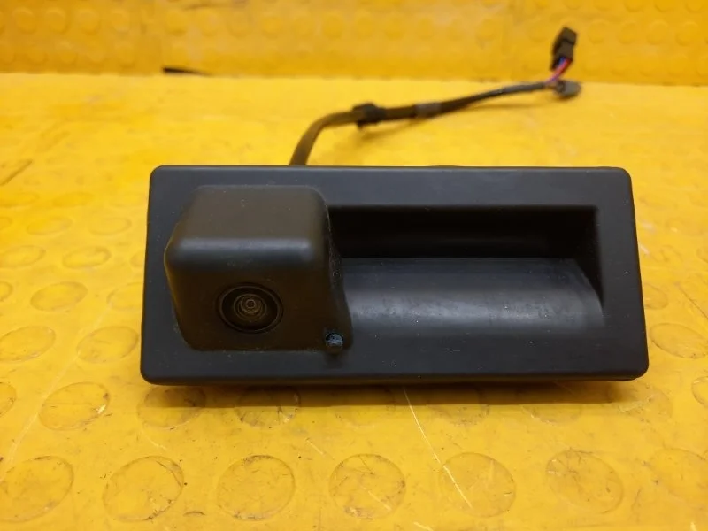 Кнопка открывания багажника Volkswagen Tiguan 2019 3V0827566 AD1 DFH