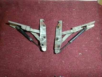 Б.у. петля багажника (2шт) NISSAN PRIMERA P12 NISSAN PRIMERA P12