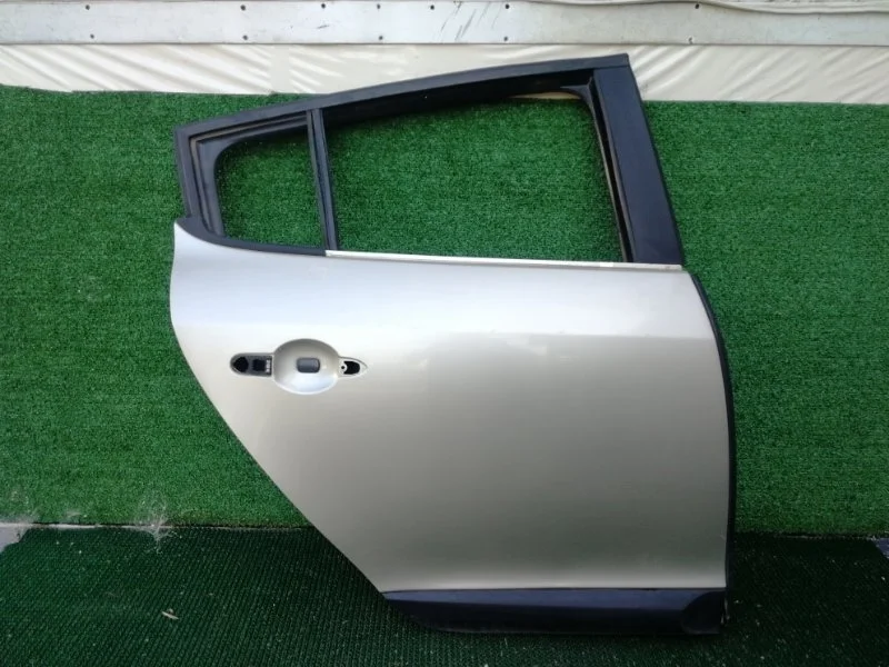 Дверь Renault Megane 2011 821007080R 3 1.6 K4M839 AT, задняя правая