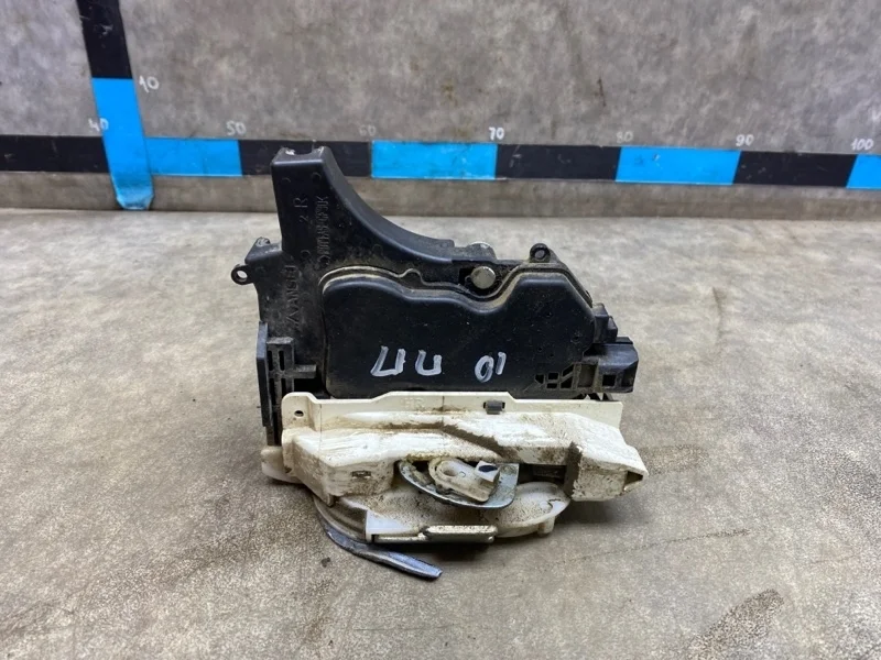 Замок двери Mitsubishi Lancer 2012 5715A420 10 1.6 4A92 АКПП, передний правый