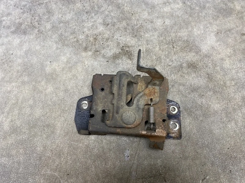 Замок капота Mitsubishi Lancer 2012 5908A055 10 1.6 4A92 АКПП