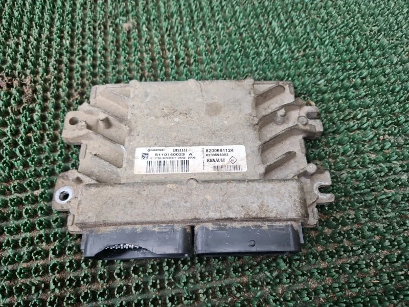 Блок управления двигателем Renault Logan 2007 8200661124 1.4 K7J710