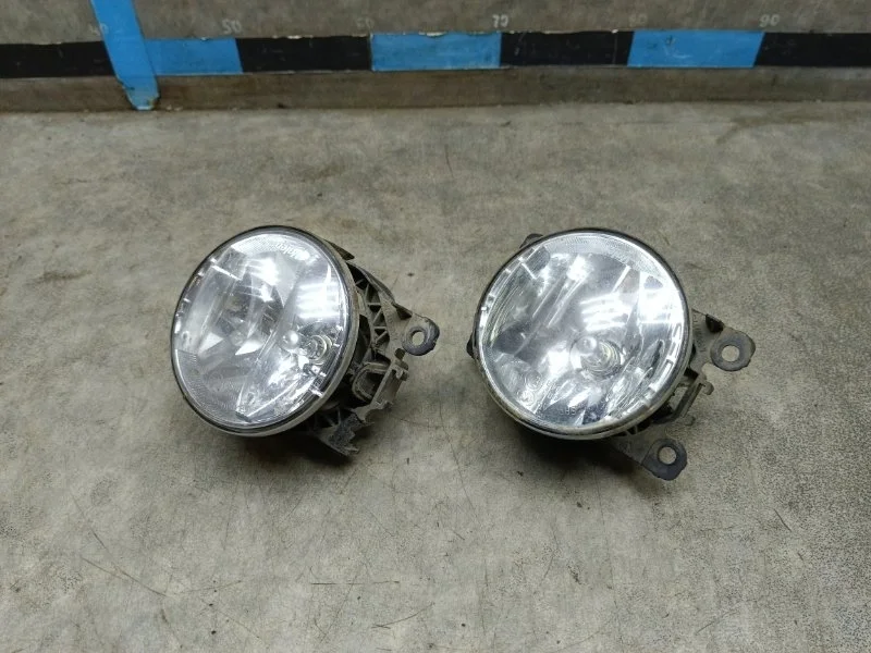 Фара противотуманная Renault Duster 2018 261500097R 4Х4 1.5 K9K