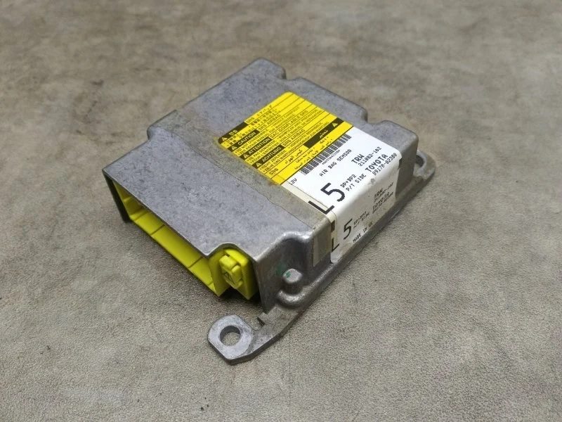 Блок управления AIR BAG Toyota Corolla 2005 211082102 E12 ХЭТЧ 1.6 3ZZFE AT