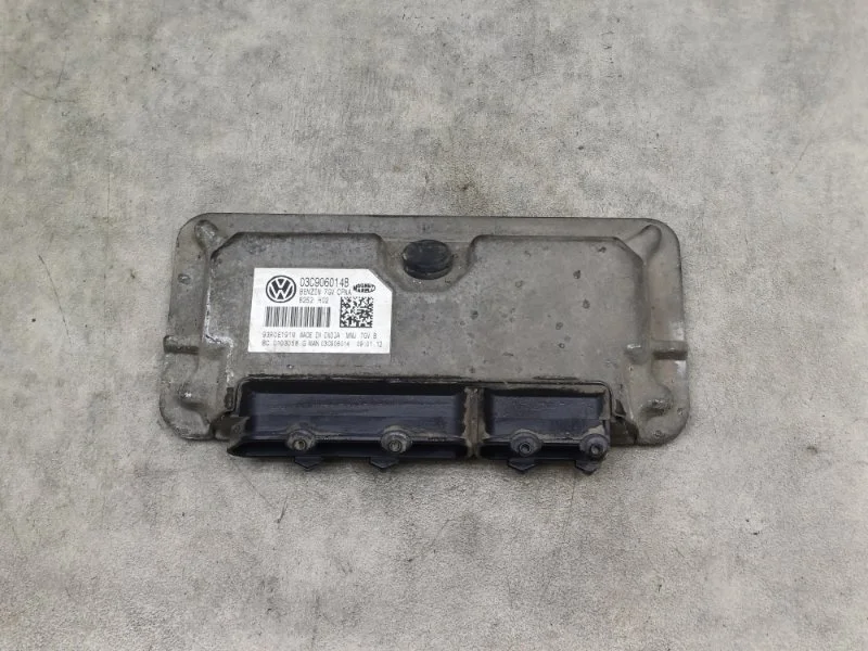 Блок управления двигателем Volkswagen Polo 2012 03C906014B 1.6 MT CFNA