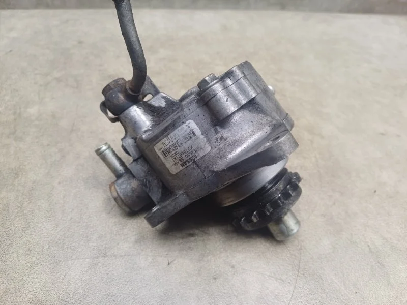 Вакуумный насос Nissan Np300 2012 14650VK500 2.5 YD25