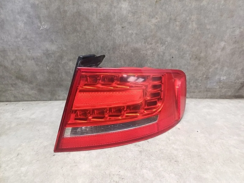 Фонарь Audi A4 2010 8K5945096B B8 1.8 CDHB, задний правый