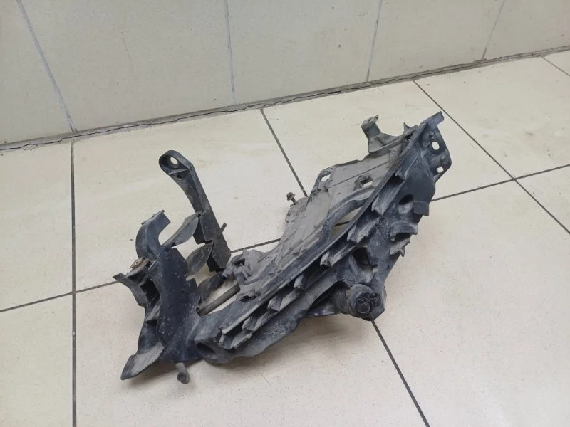 Кронштейн фары Audi A4 2010 8K0805607A B8 1.8 CDHB, передний левый